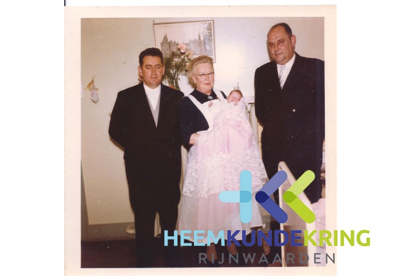 11-03-1962 Zuster Dina Damen en .... Coll. HKR geschonken door H.vdLaag F000005